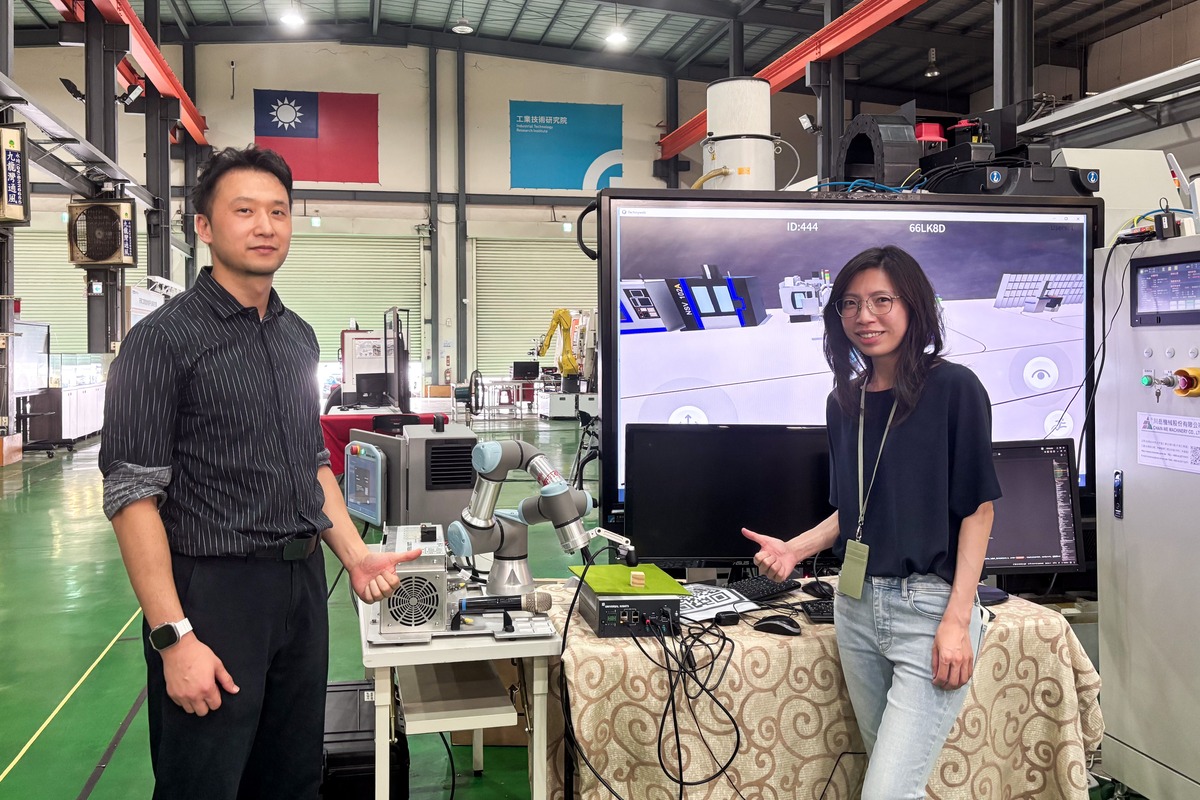 筑波系統與工研院達成合作共識，一同開發智慧製造解決方案。 圖：左起筑波系統專案經理楊聯甫、工研院智慧機械科技中心經理陳靜波。